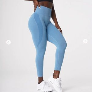NVGTN contour leggings in sky blue. Sz small